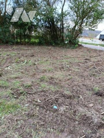 1018- MONTSENELLE, terrains à bâtir lot 1: 706m² et lot 2: 609m²