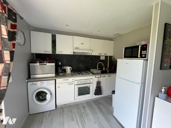 Dans le triangle MARCIAC/VILLECOMTAL/MIELAN Rare: belle propriété récente sur 2ha72a82ca au calme.