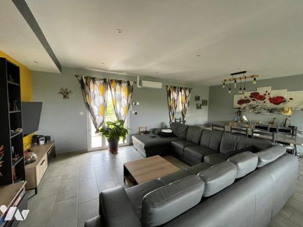 Dans le triangle MARCIAC/VILLECOMTAL/MIELAN Rare: belle propriété récente sur 2ha72a82ca au calme.