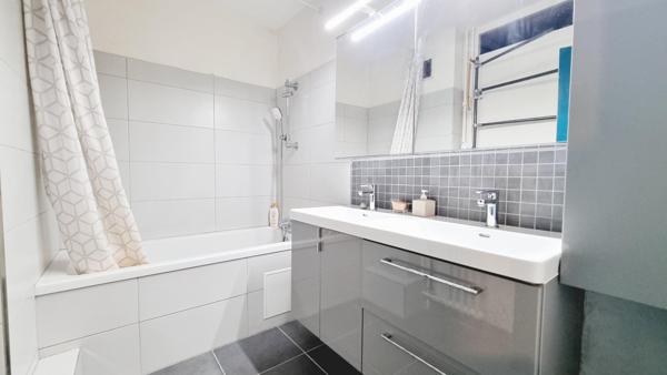 APPARTEMENT 5 PIÈCES – 90 m² – 3 CHAMBRES (possibilité 4) – BOX – CAVE