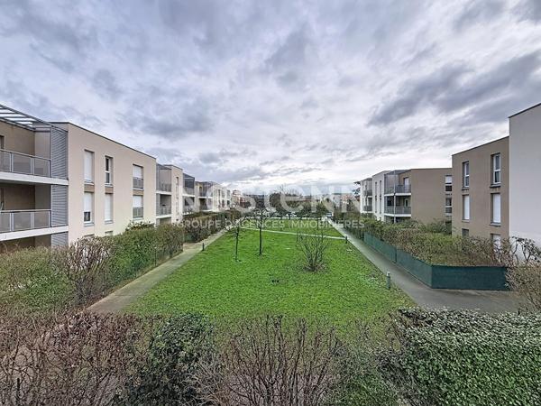 Appartement T3 2 Chambres avec Terrasse et Garage - 69500 BRON