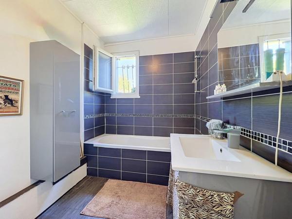 Maison de plain-pied - 2 chambres  – Véranda et piscine
