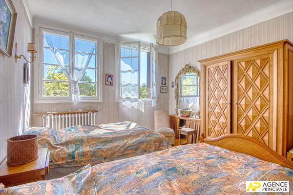 Le Chesnay Parc Aubert - Maison ancienne 130 m² habitables sur parcelle d'environ 400 m² 850 000 € **  - Référence  28250