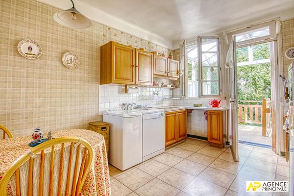Le Chesnay Parc Aubert - Maison ancienne 130 m² habitables sur parcelle d'environ 400 m² 850 000 € **  - Référence  28250