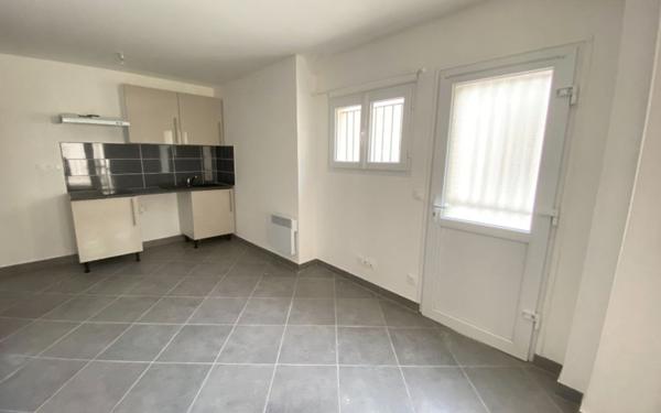 Appartement à louer    1 pièce •  Lunel-Viel