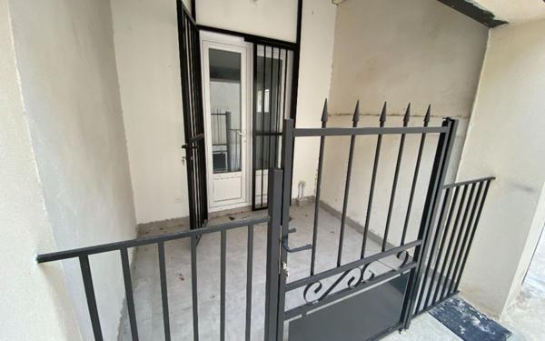 Appartement à louer    1 pièce •  Lunel-Viel