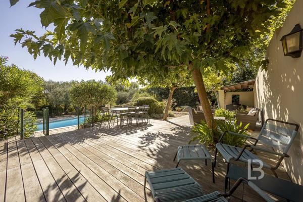 Maison parfaite a vendre! Piscine, jardin méditerranéen et maison d’amis