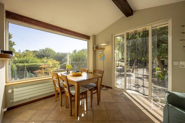 Maison parfaite a vendre! Piscine, jardin méditerranéen et maison d’amis