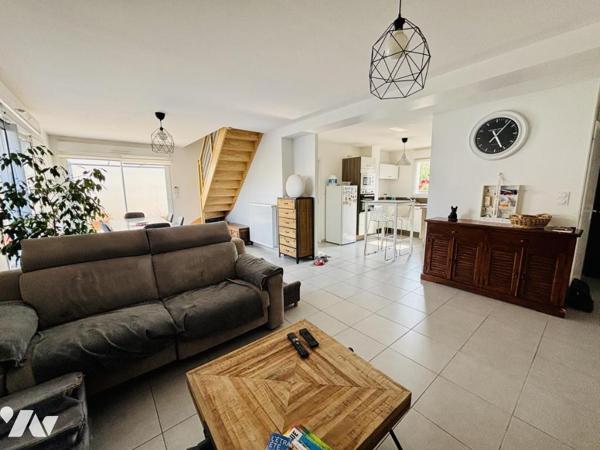 Maison contemporaine récente – 4 chambres et un bureau