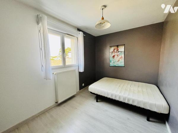 Maison contemporaine récente – 4 chambres et un bureau