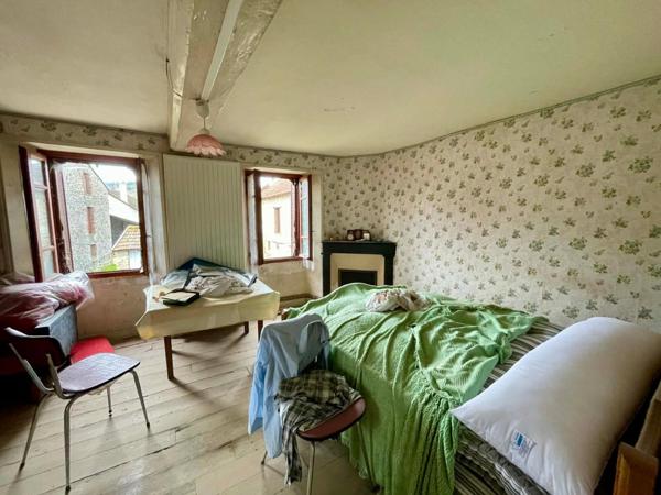 Corps de ferme (maison, grange et annexes)