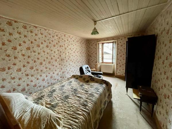 Corps de ferme (maison, grange et annexes)