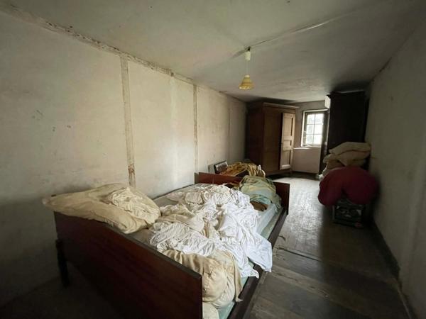 Corps de ferme (maison, grange et annexes)