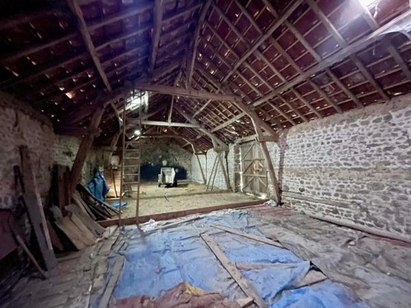 Corps de ferme (maison, grange et annexes)