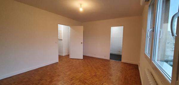 Location 2 Pieces 44 92000 Nanterre b21