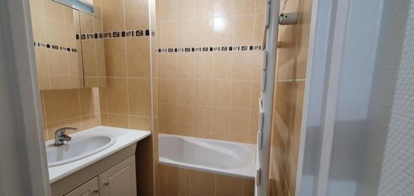 Location 2 Pieces 44 92000 Nanterre b21