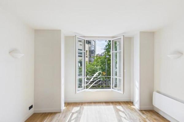 Vente - Appartement 3 pièces 61 m 2 Paris (75015)