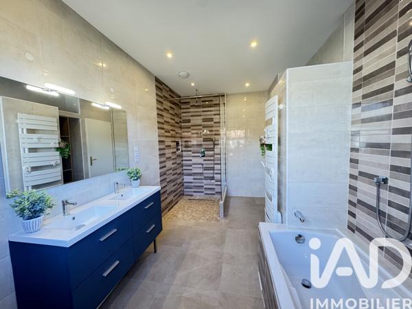 Maison à vendre 5 pièces 138 m² Saint-Martin-de-Hinx