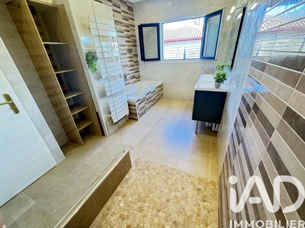 Maison à vendre 5 pièces 138 m² Saint-Martin-de-Hinx