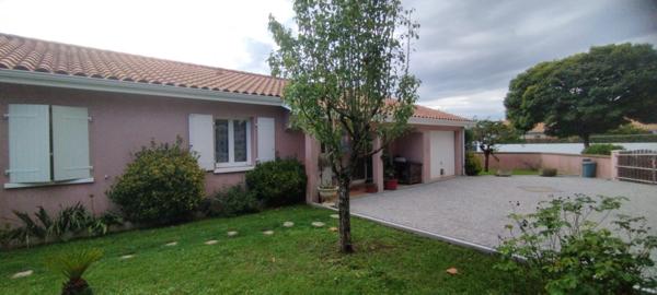 Maison de plain-pied à vendre à Josse (40230) – jardin et piscine hors-sol