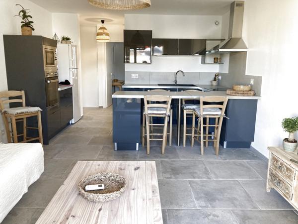 Sanary-sur-Mer (83110) Appartement T2 de 48 m² avec parking collectif.