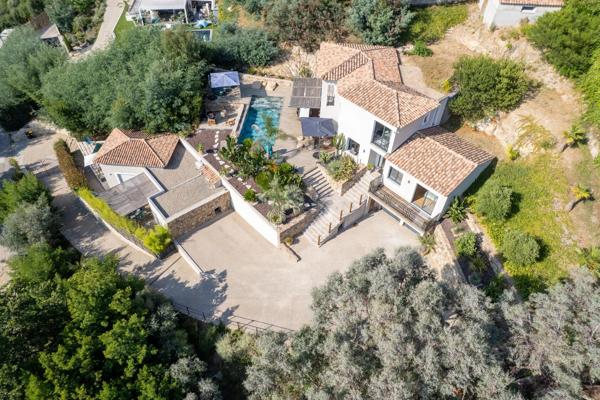 Superbe villa contemporaine entre Cannes et Golfe Juan