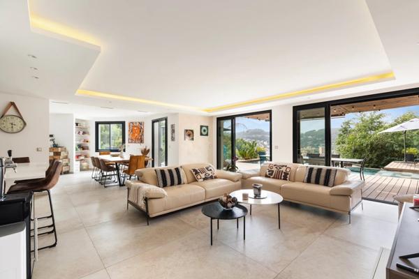 Superbe villa contemporaine entre Cannes et Golfe Juan