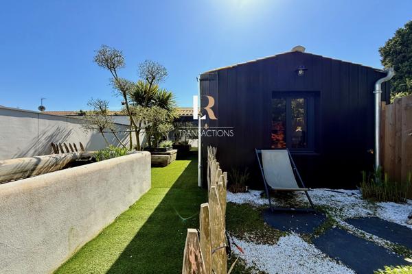 La Rochelle (17000) La Genette - Maison entièrement rénovée avec stationnement, garage, jardin paysagé et dépendance