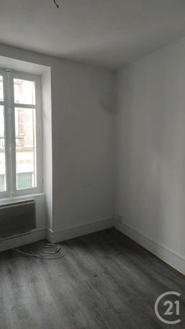 Appartement F1 à vendre  1 pièce - 35 m 2   MONTLUCON  - 03