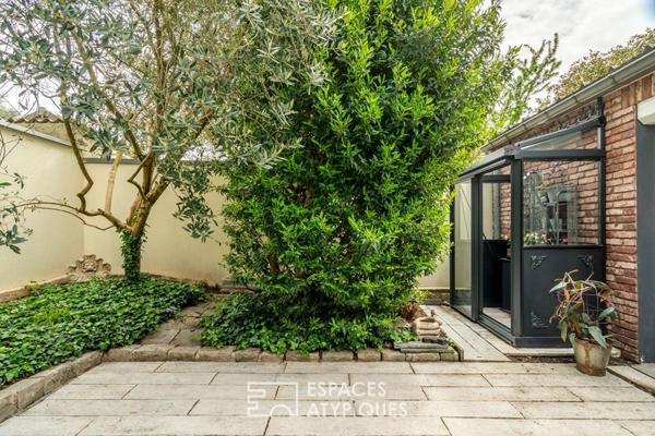 Demeure de style Mansart avec jardin aux accents méditerranéens