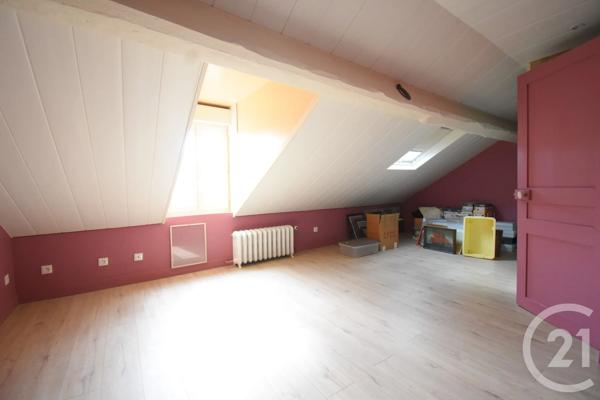 Maison à vendre  7 pièces - 207 m 2   VICHY  - 03