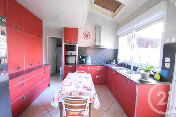 Maison à vendre  7 pièces - 207 m 2   VICHY  - 03