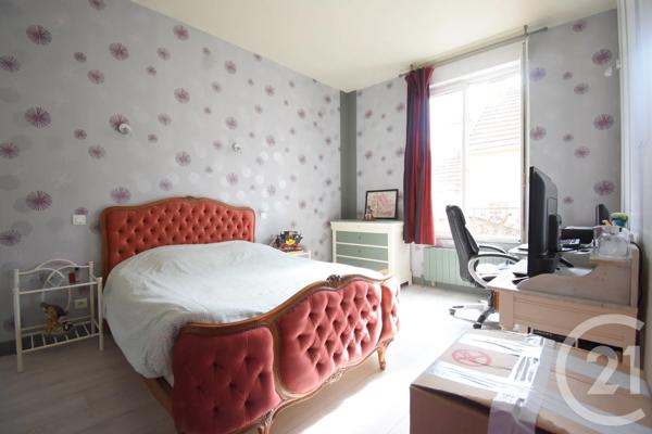 Maison à vendre  7 pièces - 207 m 2   VICHY  - 03