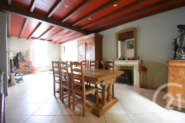 Maison à vendre  7 pièces - 207 m 2   VICHY  - 03