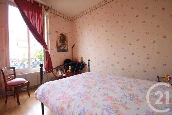 Maison à vendre  7 pièces - 207 m 2   VICHY  - 03