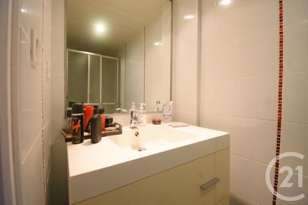 Maison à vendre  7 pièces - 207 m 2   VICHY  - 03