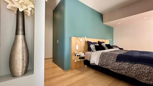 Villa d’Architecte dans le Triangle d’Or : volumes, design et rareté absolue