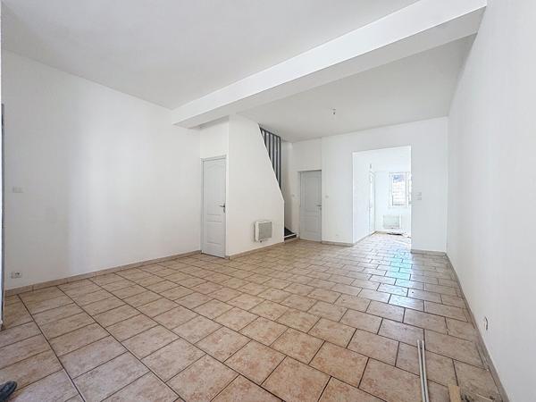 Maison 3 chambre cour