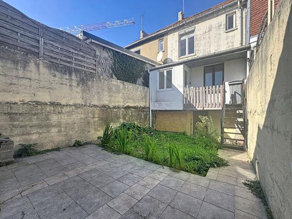 Maison 3 chambre cour