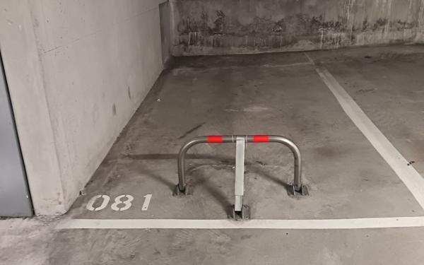 Stationnement à louer