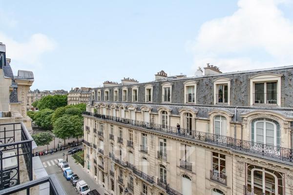 Appartement en dernier étage au sein de  l’emblématique Hôtel Lalique