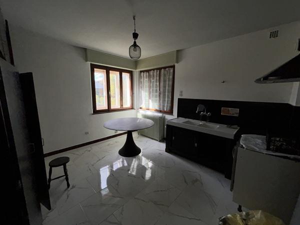 Maison individuelle à rénover, sur 10,52 ares à MANDEURE (25350)