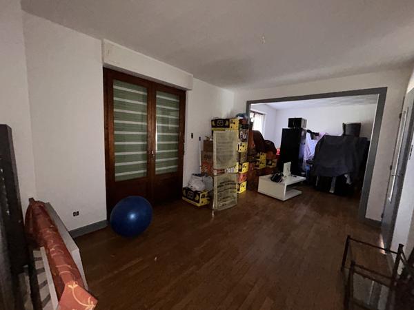 Maison individuelle à rénover, sur 10,52 ares à MANDEURE (25350)