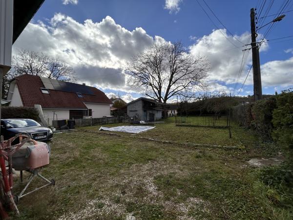 Maison individuelle à rénover, sur 10,52 ares à MANDEURE (25350)