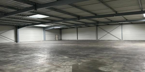 Local d'activité 1000 m2 - PONTCHATEAU