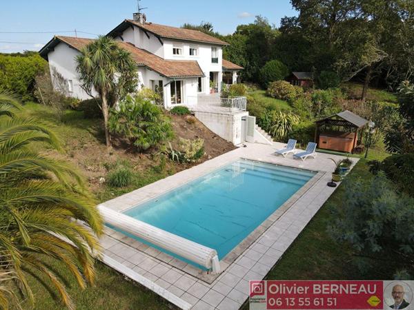 Villa d'architecte à Arcangues 6 pièce(s) 163 m2 - Piscine + SPA