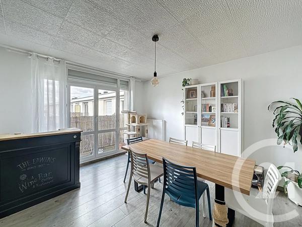 Appartement F4 à vendre  4 pièces - 66,02 m 2   CORBAS  - 69