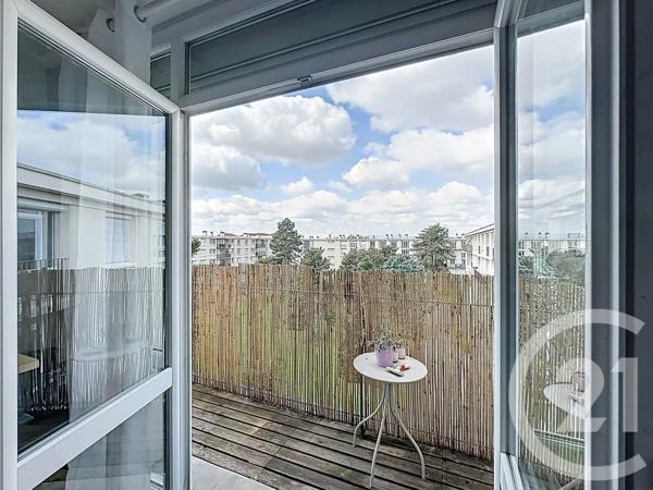 Appartement F4 à vendre  4 pièces - 66,02 m 2   CORBAS  - 69