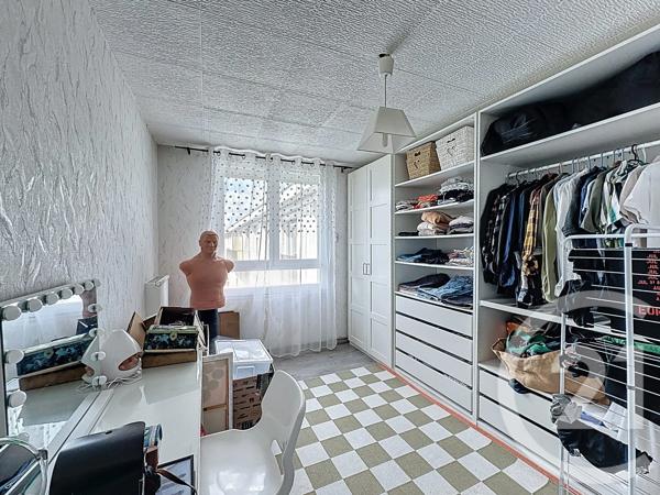 Appartement F4 à vendre  4 pièces - 66,02 m 2   CORBAS  - 69