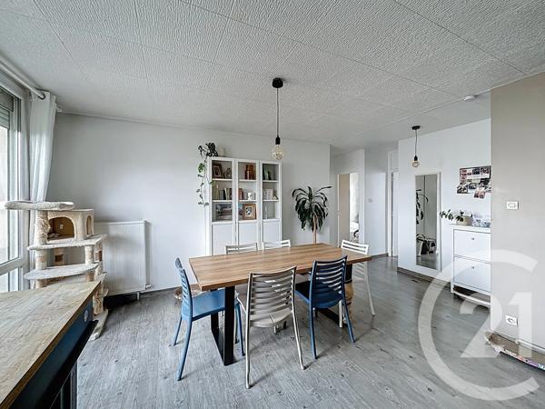 Appartement F4 à vendre  4 pièces - 66,02 m 2   CORBAS  - 69
